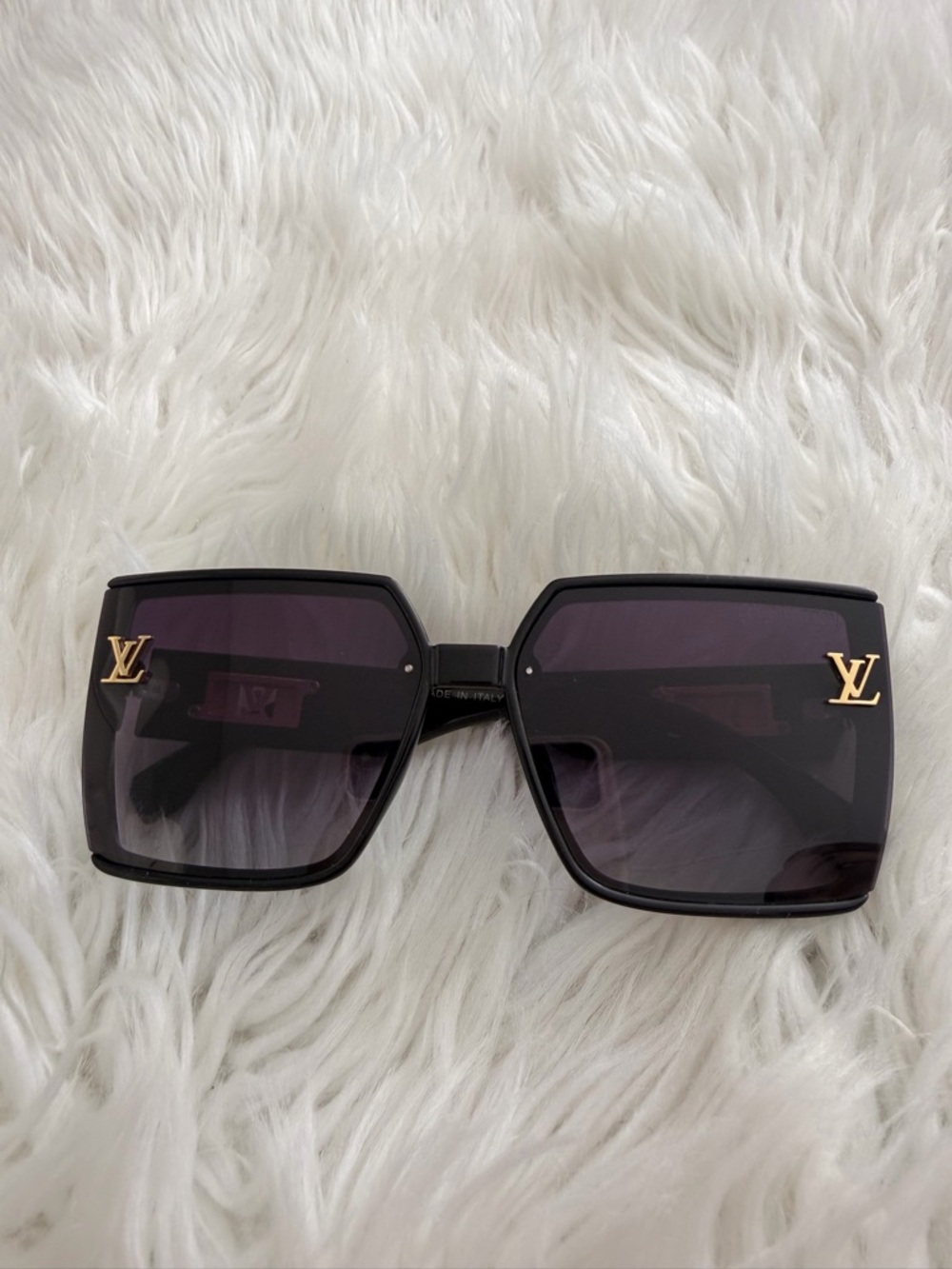 Sunglasses - Picture 4 of 6